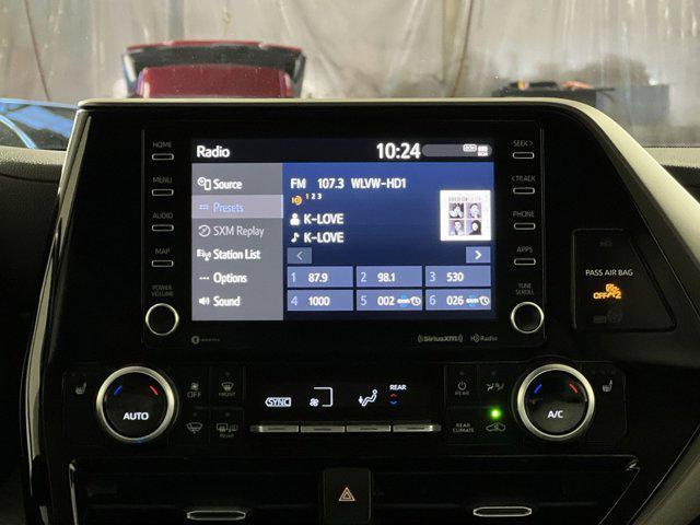 used 2022 Toyota Highlander car, priced at $32,500