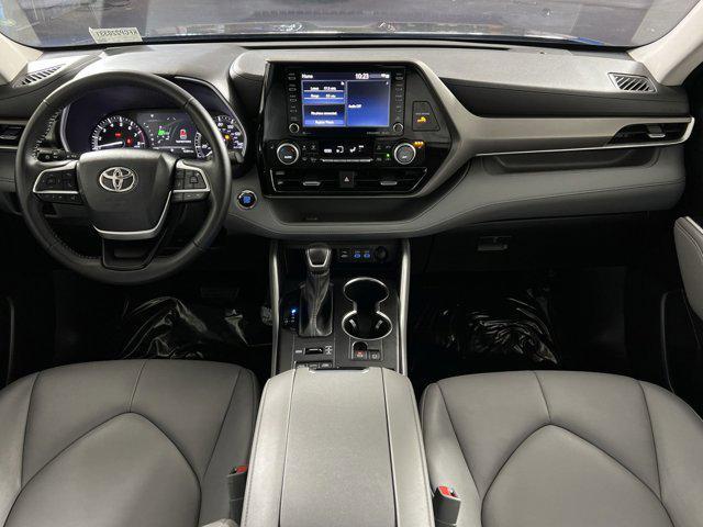 used 2022 Toyota Highlander car, priced at $32,500