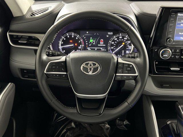 used 2022 Toyota Highlander car, priced at $32,500