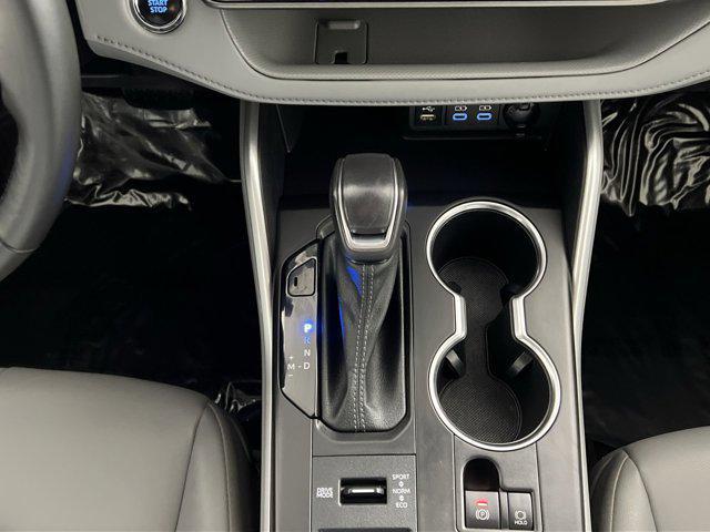 used 2022 Toyota Highlander car, priced at $32,500