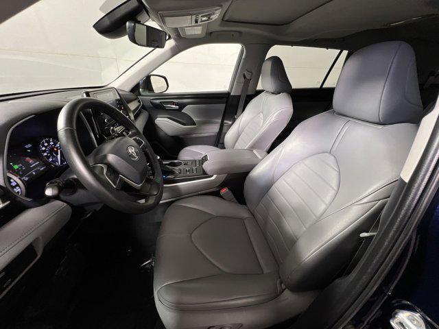 used 2022 Toyota Highlander car, priced at $32,500
