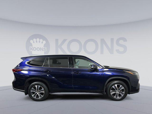 used 2022 Toyota Highlander car, priced at $32,500