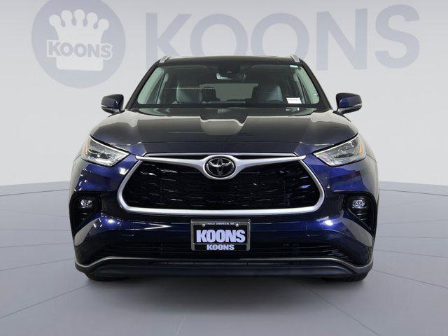 used 2022 Toyota Highlander car, priced at $32,500