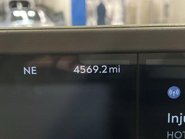 used 2024 Lincoln Nautilus car, priced at $49,000