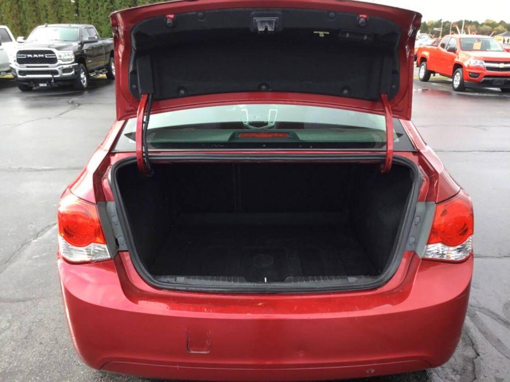 used 2014 Chevrolet Cruze car, priced at $5,500