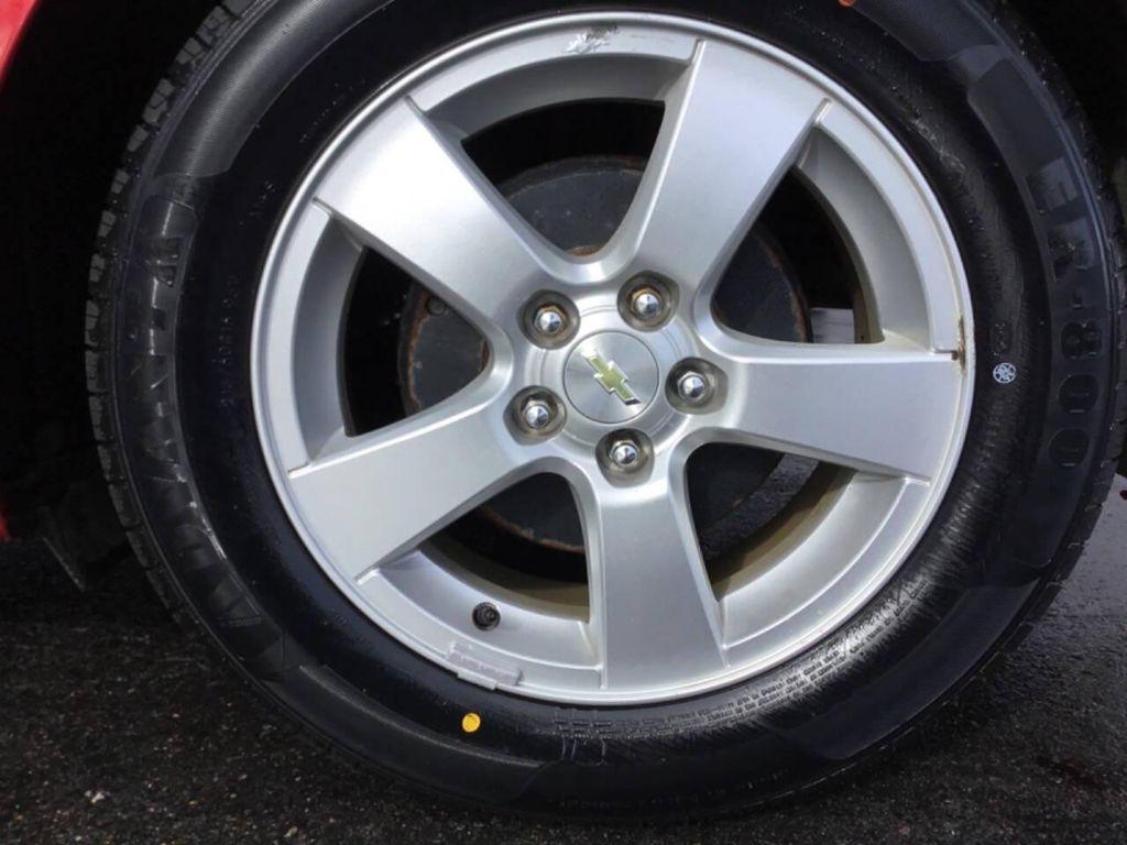 used 2014 Chevrolet Cruze car, priced at $5,500
