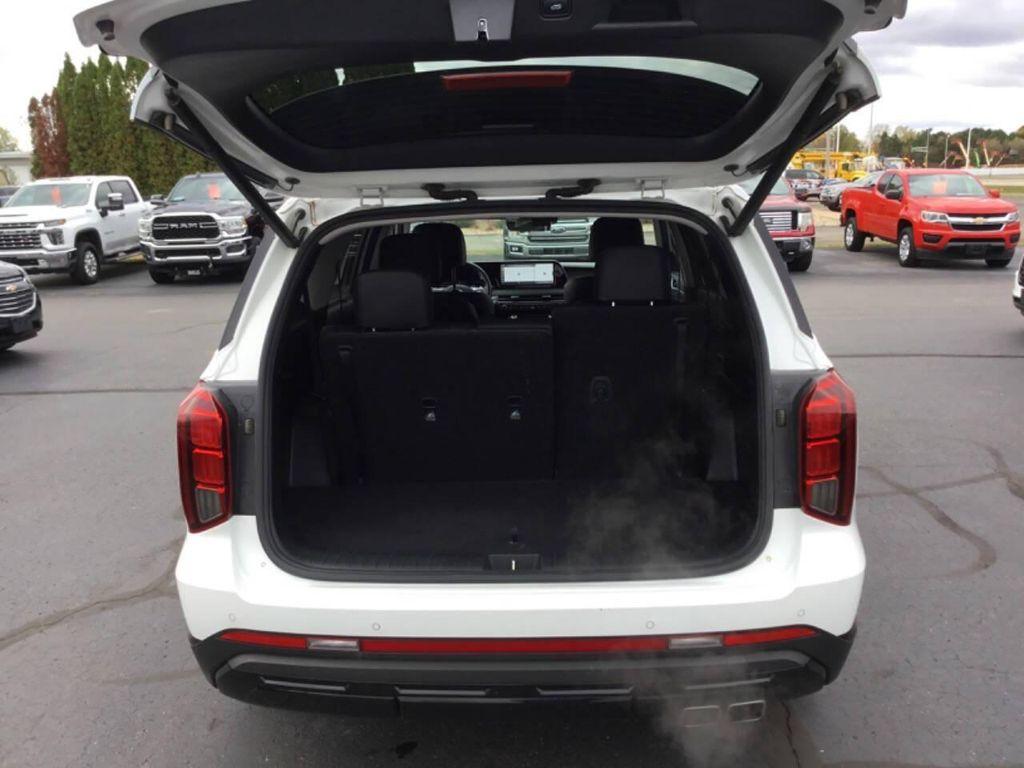 used 2024 Hyundai Palisade car, priced at $34,990