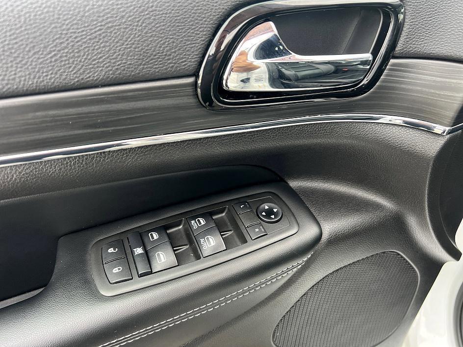 used 2021 Jeep Grand Cherokee car, priced at $28,975