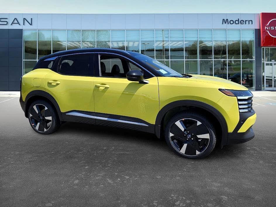 new 2025 Nissan Kicks car, priced at $28,259