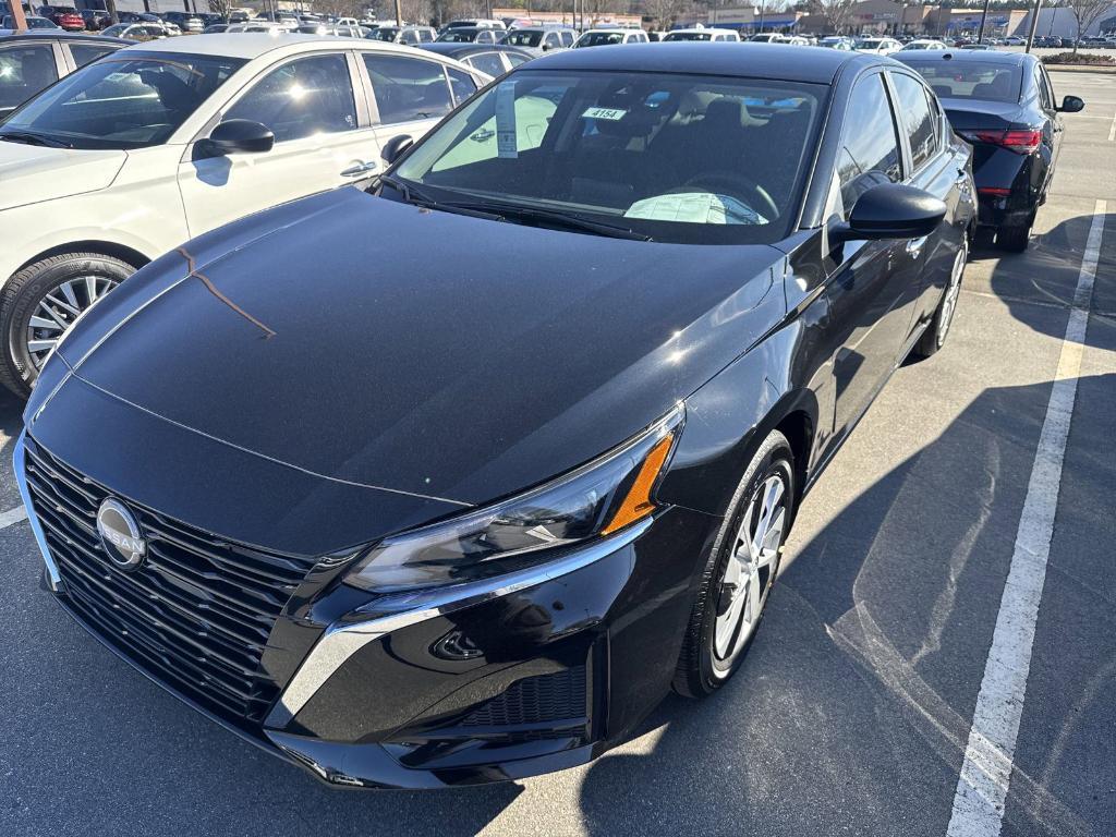 new 2025 Nissan Altima car, priced at $25,250