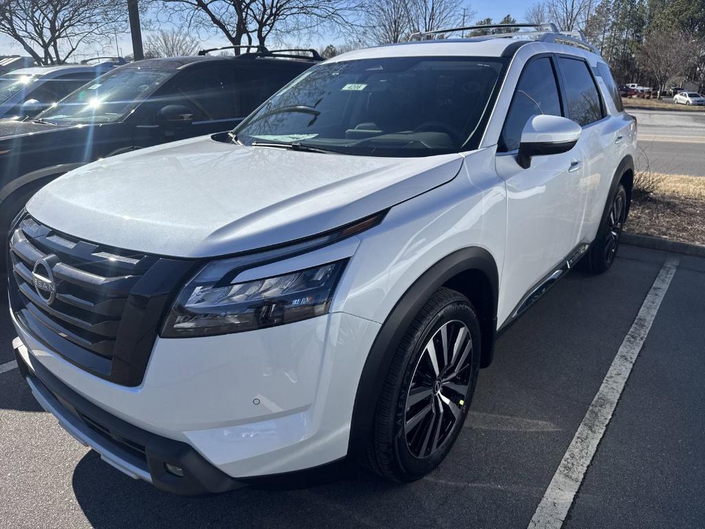 new 2025 Nissan Pathfinder car, priced at $52,160