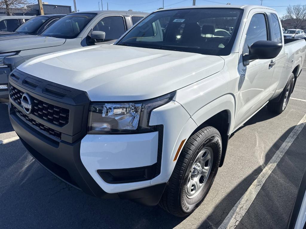 new 2025 Nissan Frontier car