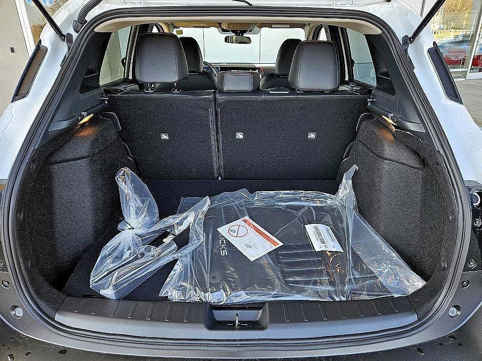 new 2025 Nissan Kicks car, priced at $29,185