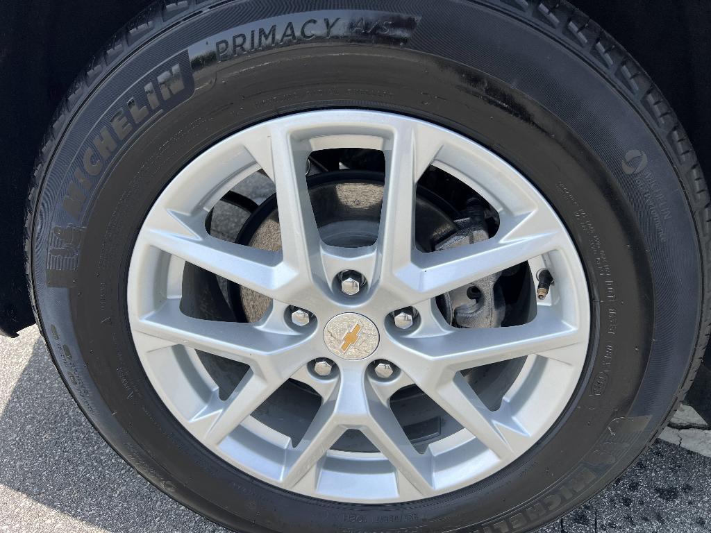 used 2023 Chevrolet Equinox car, priced at $21,275