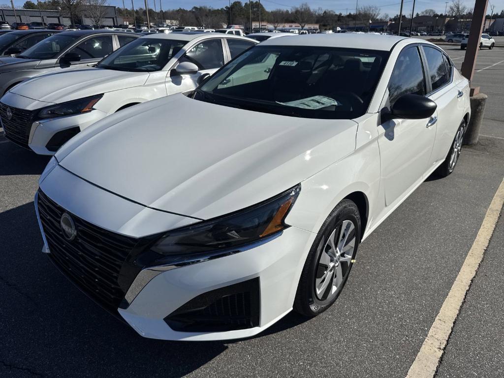 new 2025 Nissan Altima car, priced at $27,140