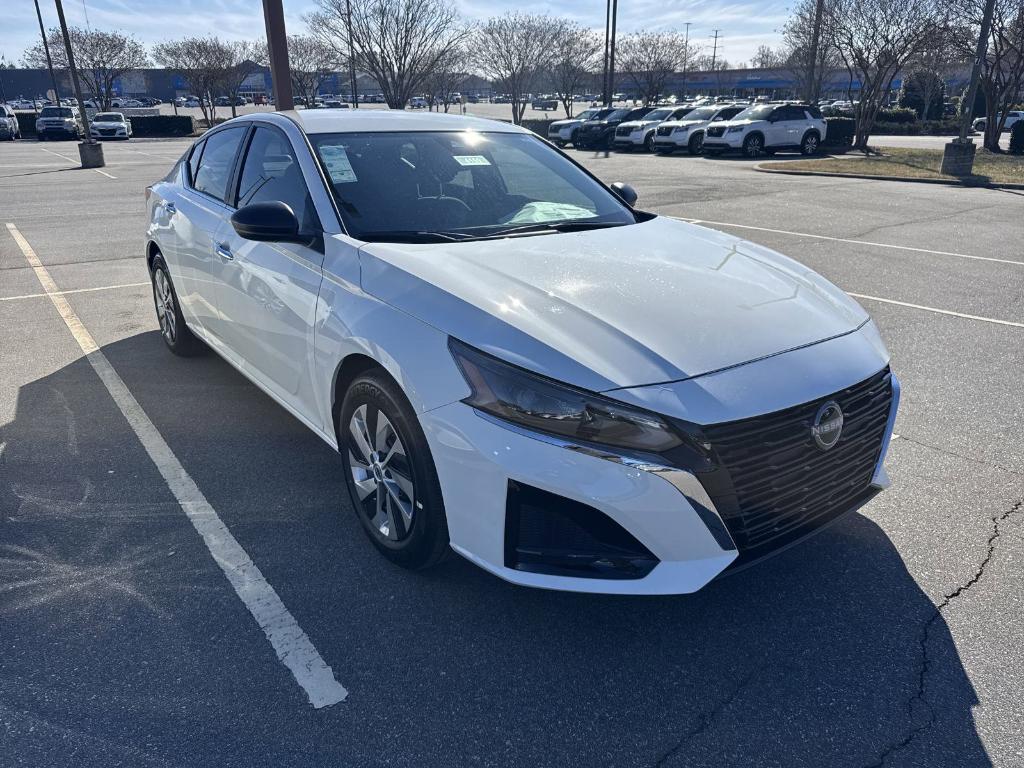 used 2025 Nissan Altima car