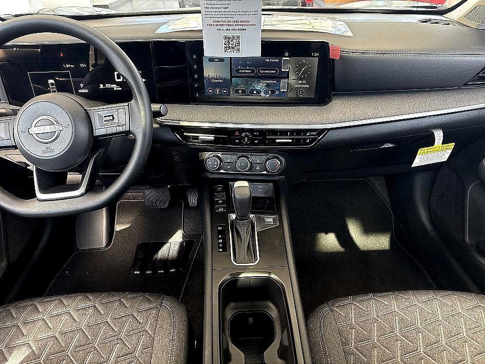 new 2025 Nissan Kicks car, priced at $25,255