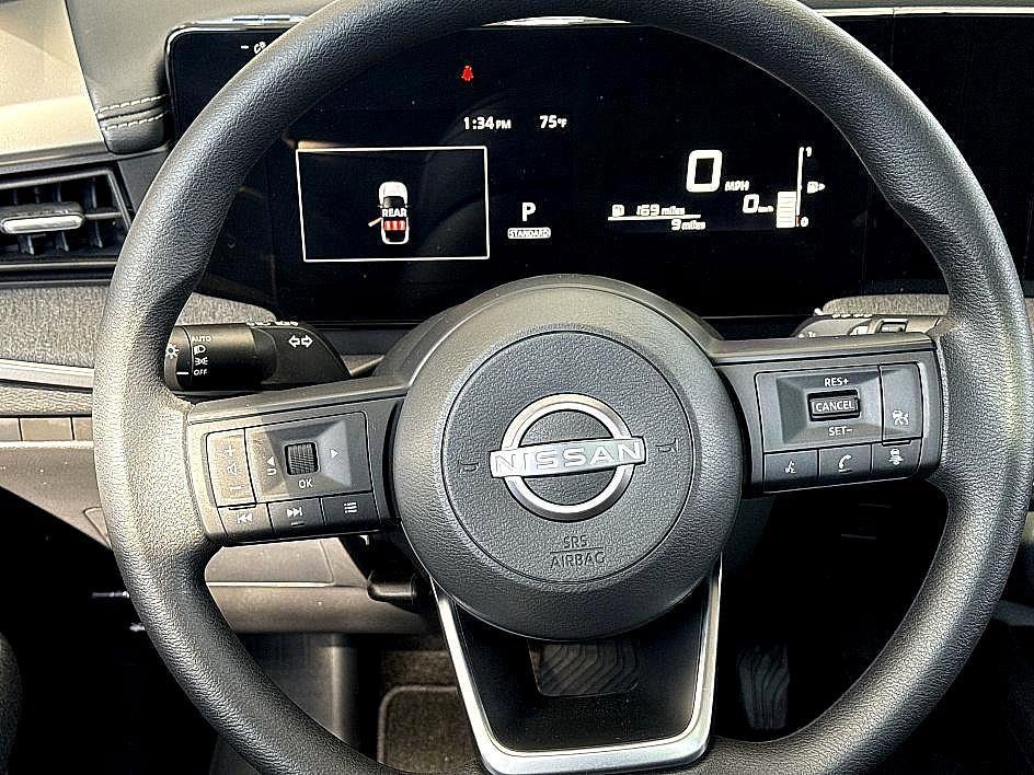 new 2025 Nissan Kicks car, priced at $25,255