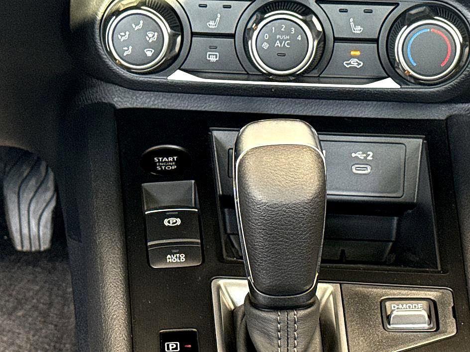 new 2025 Nissan Kicks car, priced at $25,255