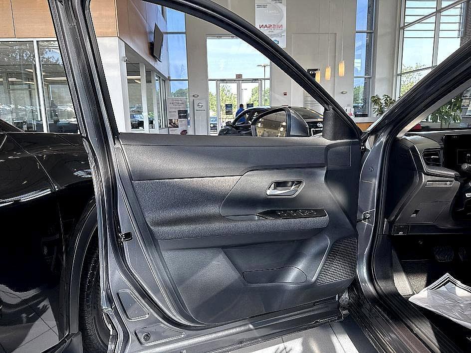 new 2025 Nissan Kicks car, priced at $25,255