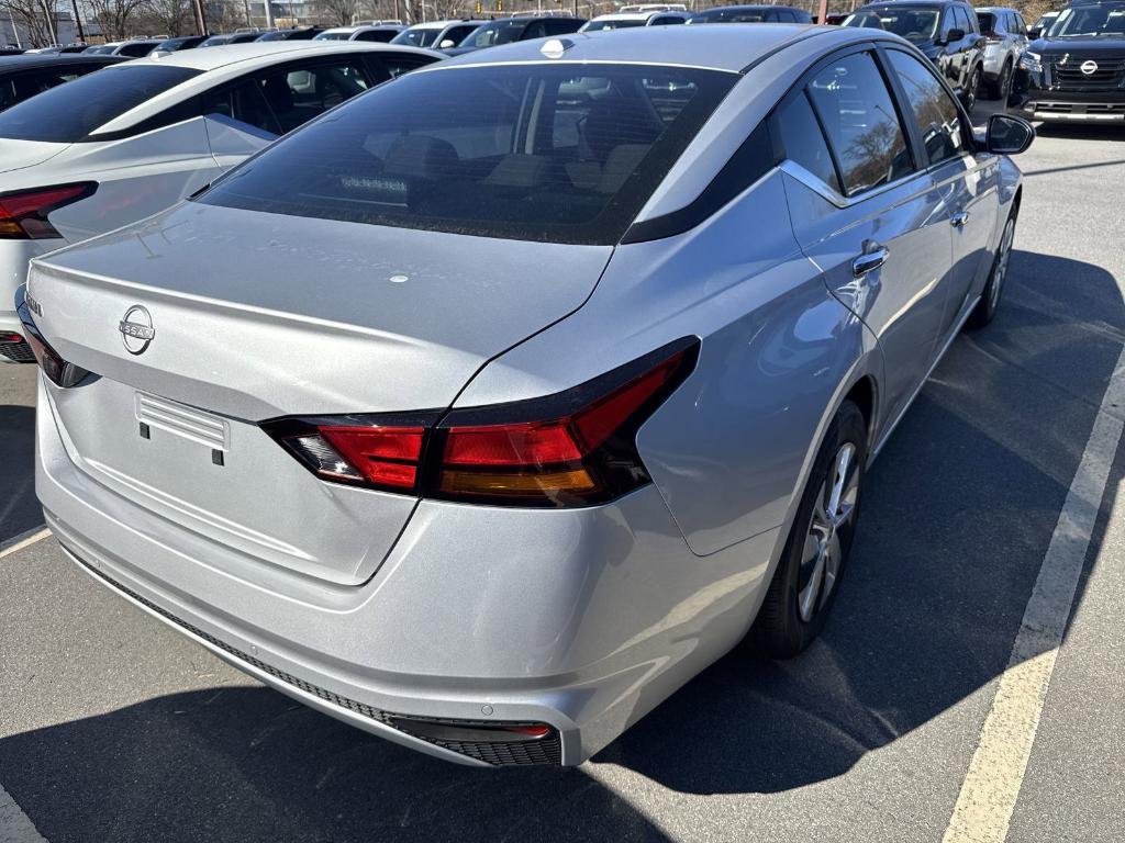 new 2025 Nissan Altima car, priced at $25,005