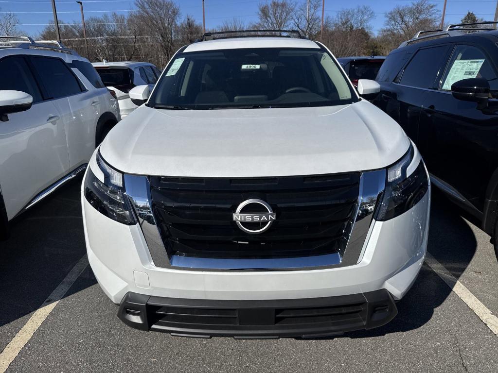 new 2025 Nissan Pathfinder car, priced at $37,585