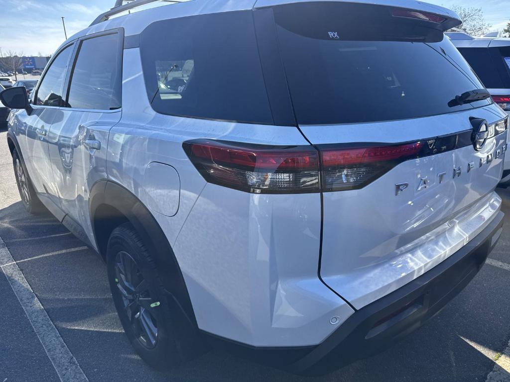 new 2025 Nissan Pathfinder car, priced at $37,585