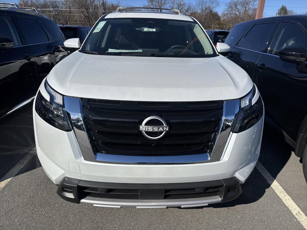 new 2025 Nissan Pathfinder car, priced at $47,530