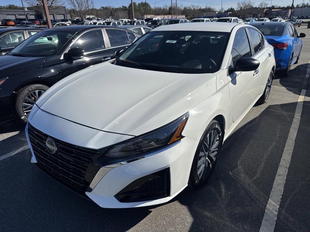 new 2025 Nissan Altima car, priced at $27,575