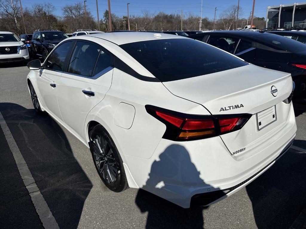 new 2025 Nissan Altima car, priced at $27,575