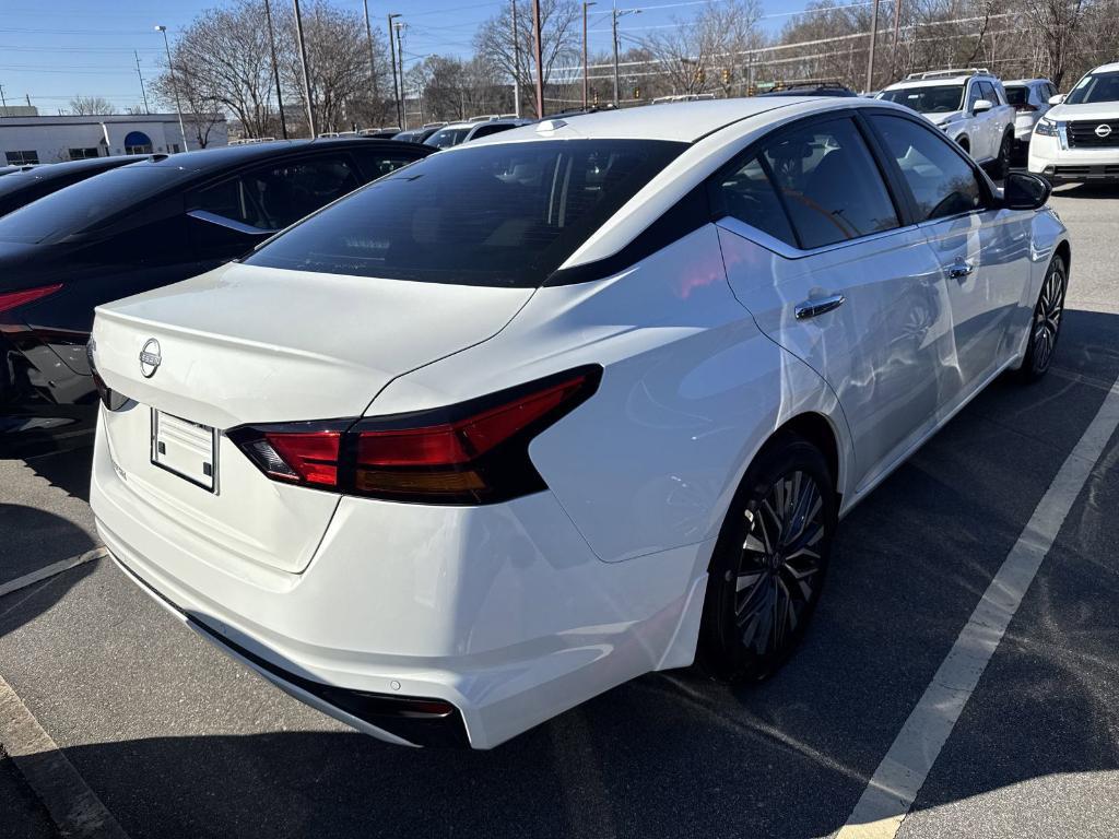 new 2025 Nissan Altima car, priced at $27,575