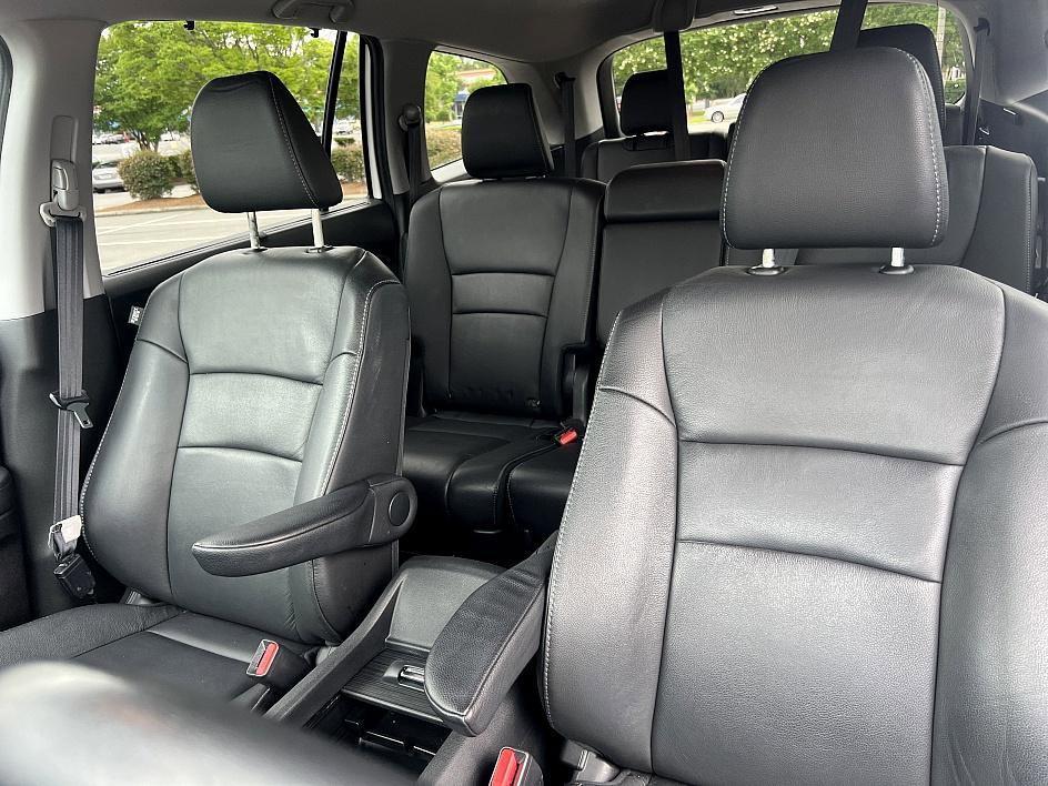 used 2022 Honda Pilot car, priced at $33,475