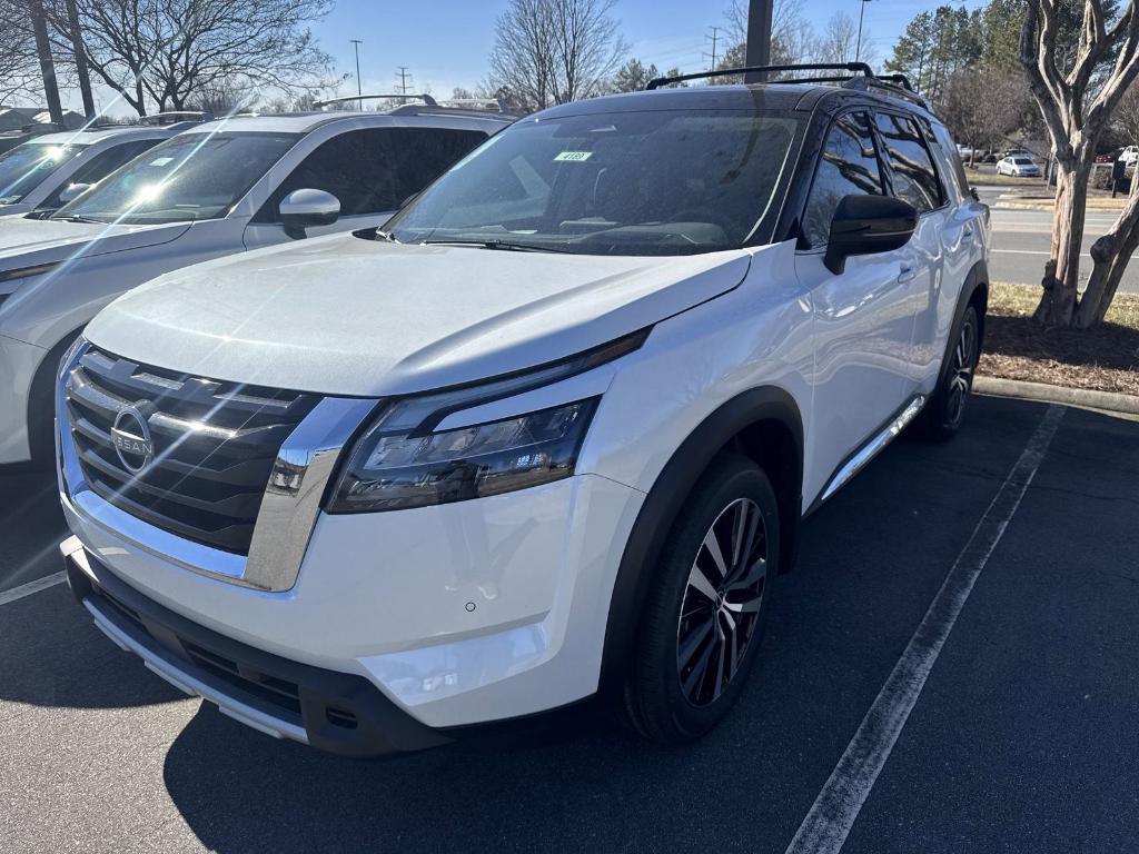 new 2025 Nissan Pathfinder car, priced at $49,775