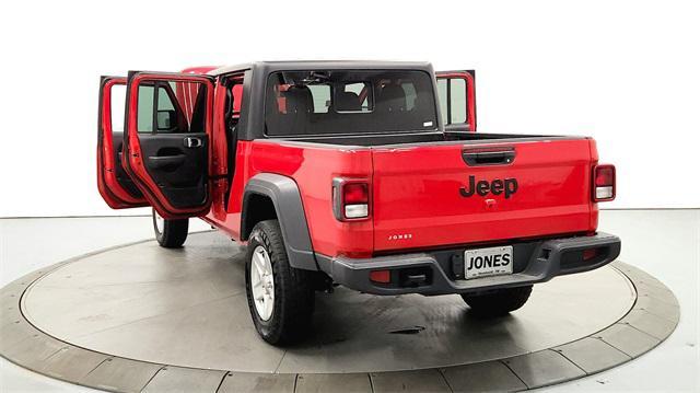 used 2023 Jeep Gladiator car, priced at $27,986