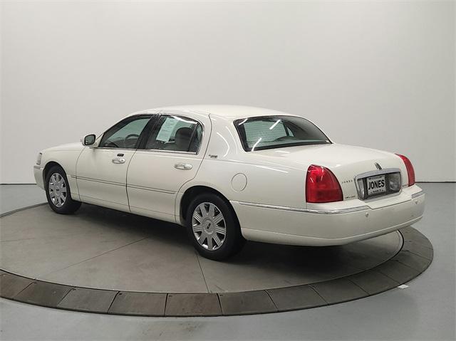 used 2005 Lincoln Town Car car, priced at $8,452