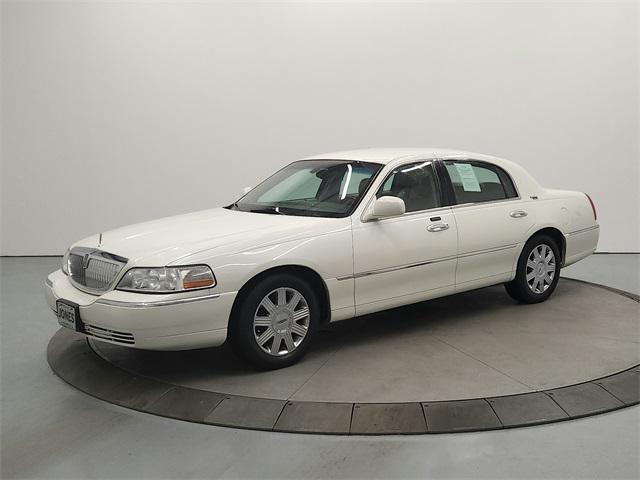 used 2005 Lincoln Town Car car, priced at $8,452