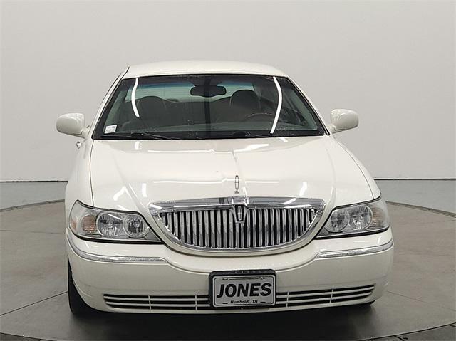 used 2005 Lincoln Town Car car, priced at $8,452