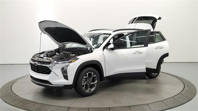 new 2025 Chevrolet Trax car, priced at $26,405