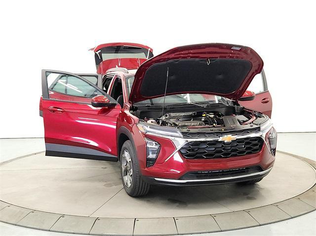 new 2025 Chevrolet Trax car, priced at $23,510
