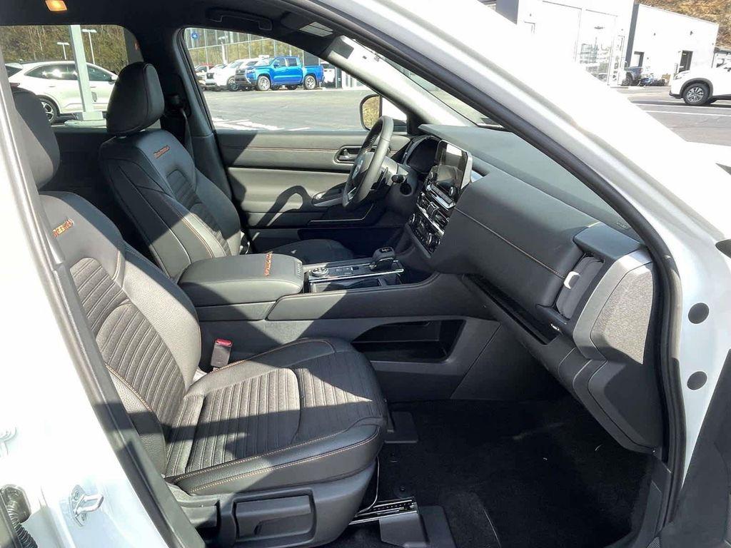 new 2025 Nissan Pathfinder car, priced at $38,657