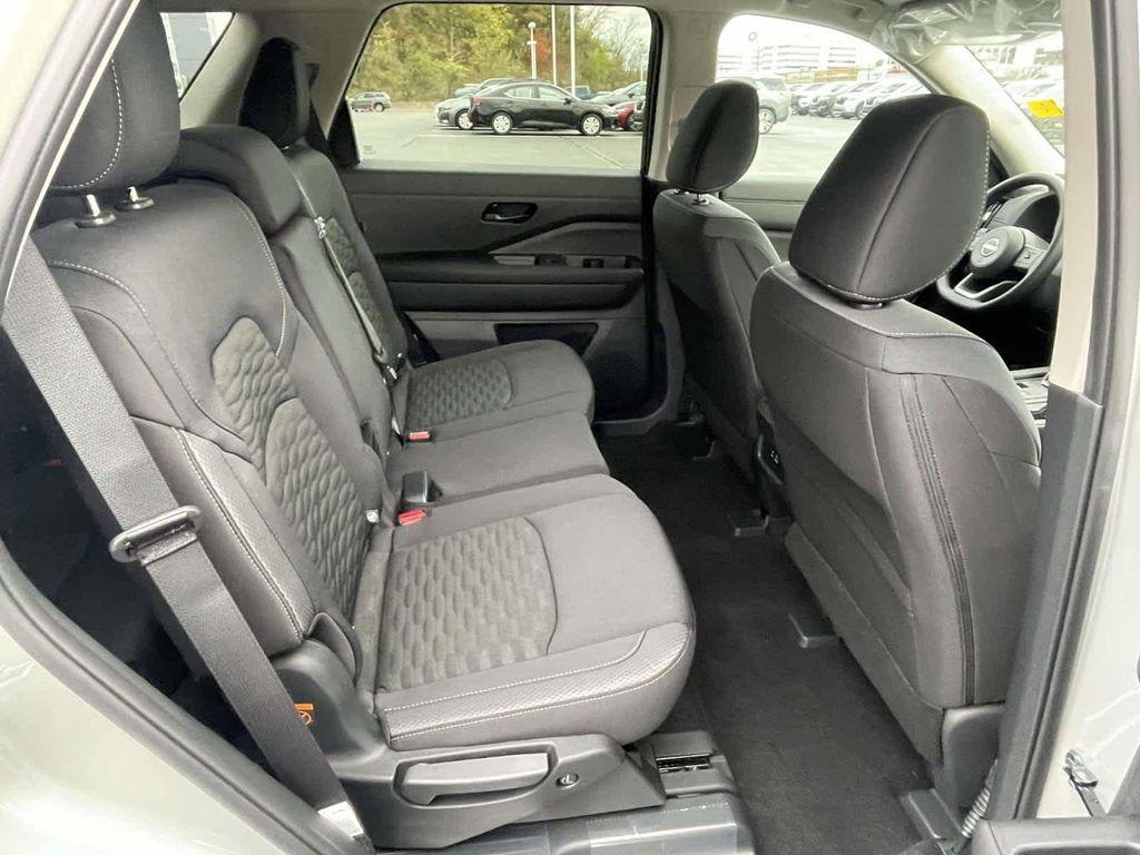 new 2025 Nissan Pathfinder car, priced at $32,862