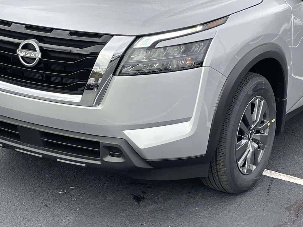 new 2025 Nissan Pathfinder car, priced at $32,862