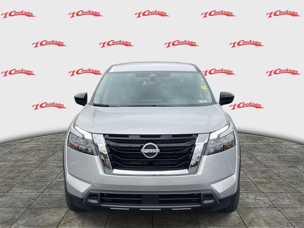 new 2025 Nissan Pathfinder car, priced at $32,862