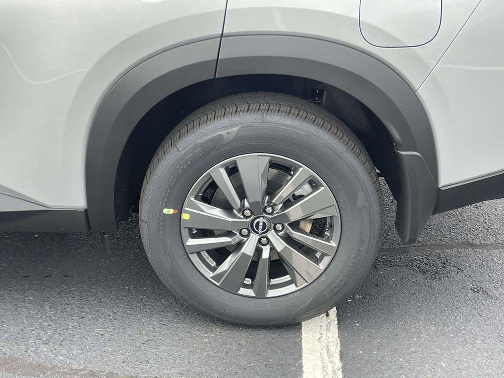 new 2025 Nissan Pathfinder car, priced at $32,862