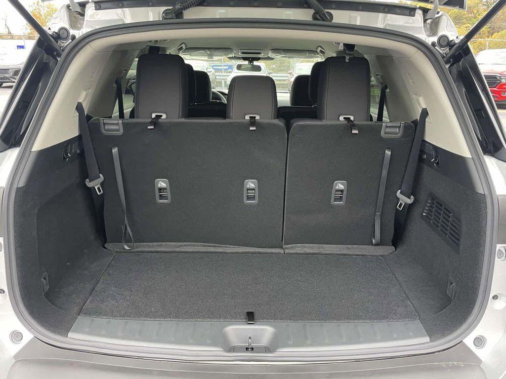 new 2025 Nissan Pathfinder car, priced at $32,862