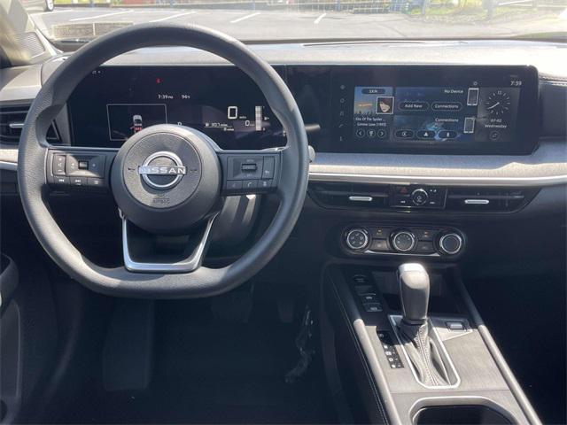 new 2025 Nissan Kicks car, priced at $26,017