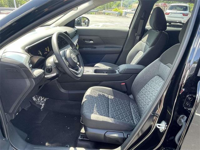 new 2025 Nissan Kicks car, priced at $26,017
