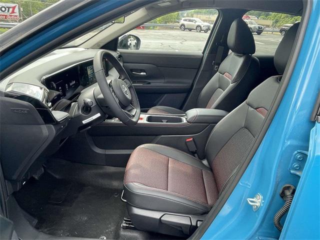 new 2025 Nissan Kicks car, priced at $30,033