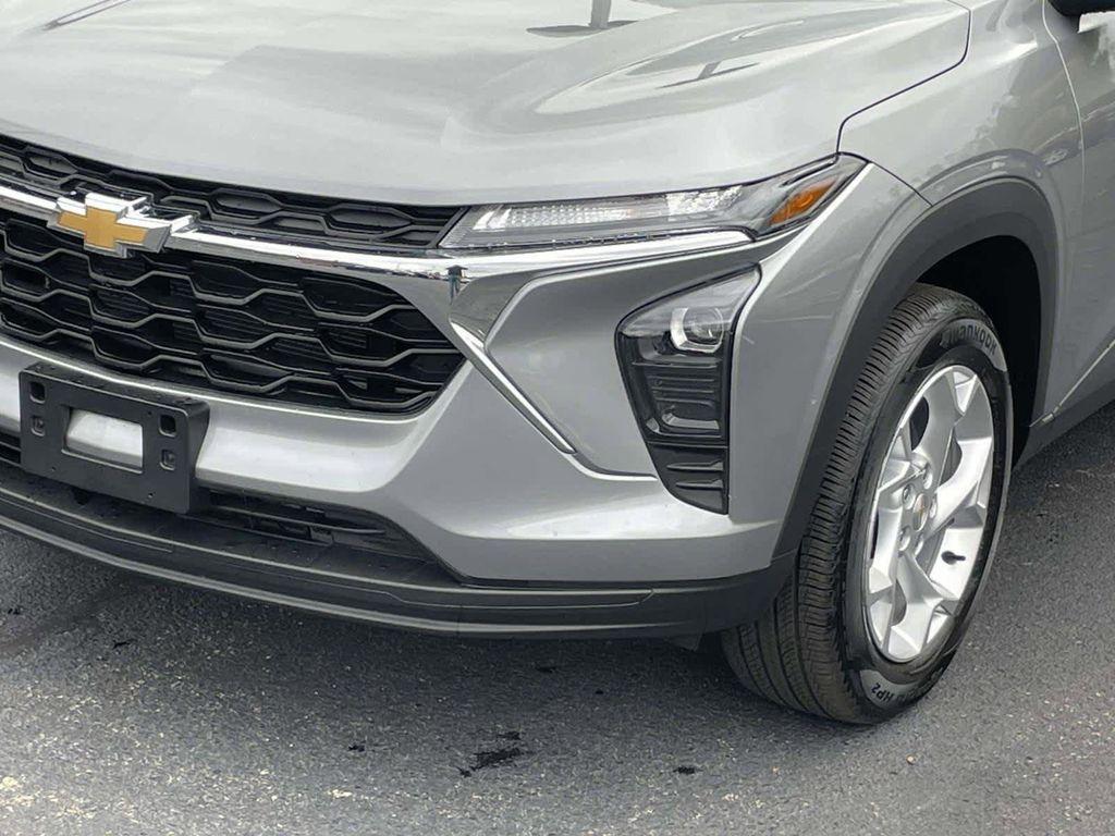used 2025 Chevrolet Trax car, priced at $21,221