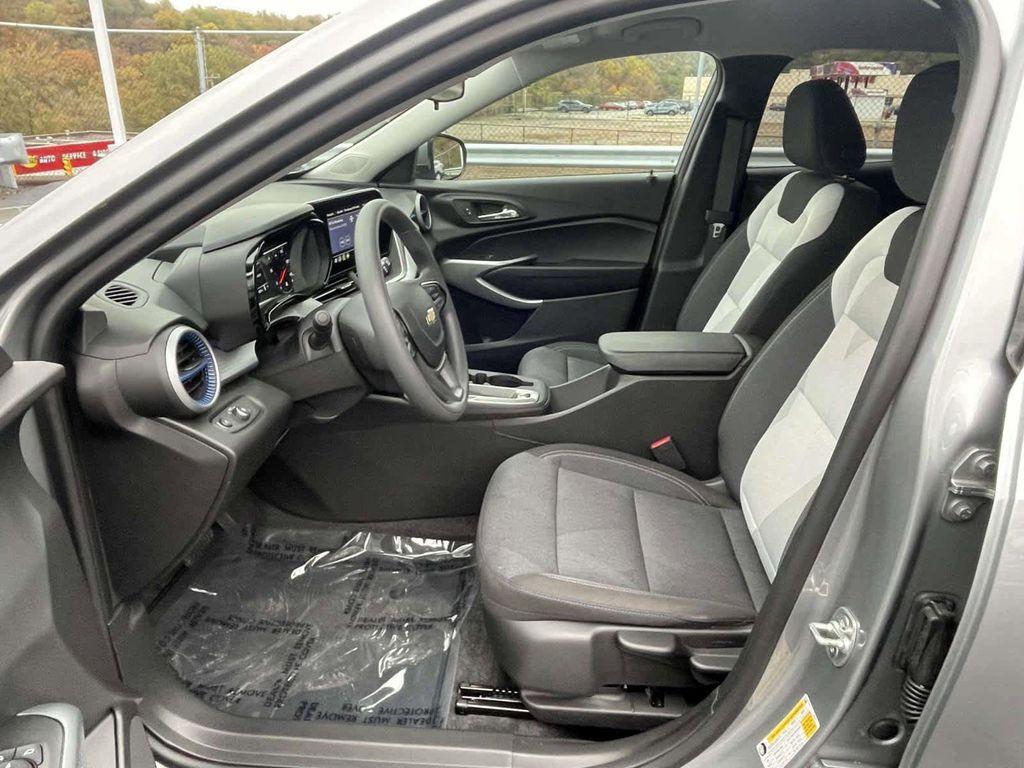 used 2025 Chevrolet Trax car, priced at $21,221